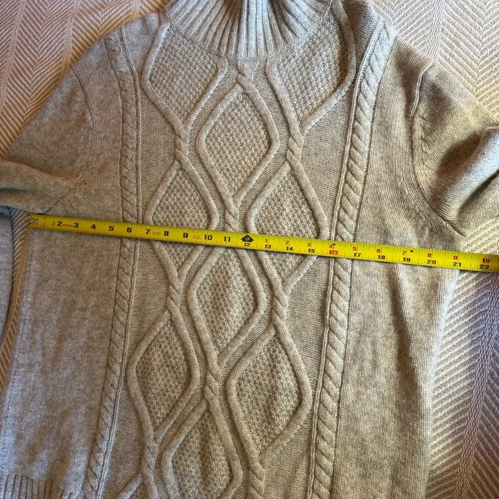 Men's Banana Republic Zephyr Cable‎ Knit Merino Sweater, Light Gray, Size L